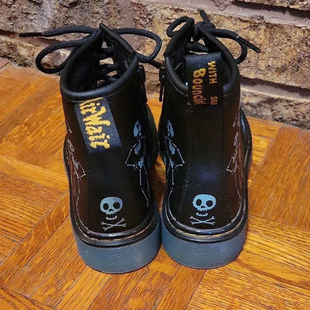 Dr. Martens Kids Skull Skeleton Glow in the Dark Black Boots Size 1